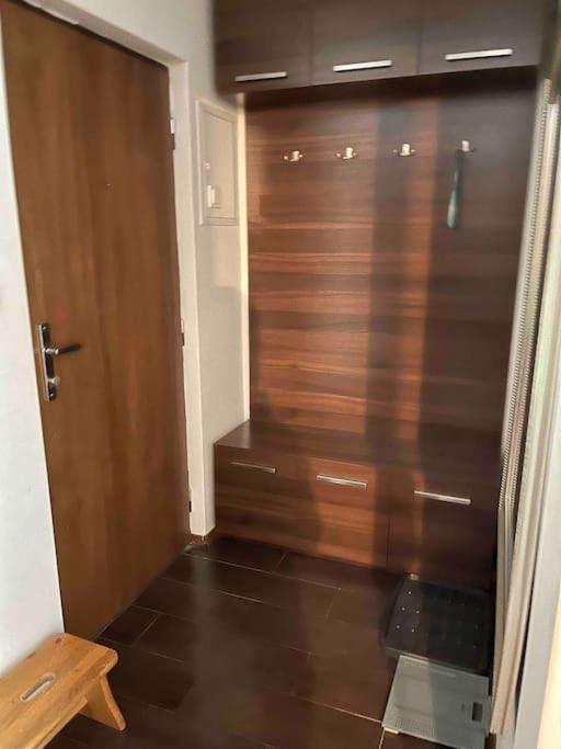Priestranny 3 Izb. Apartman V Centre S Parkovanim. Banská Bystrica Exteriér fotografie