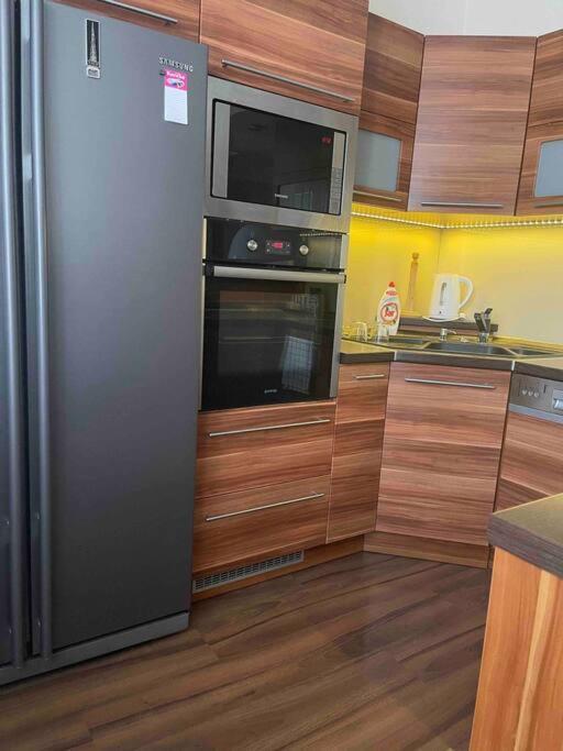 Priestranny 3 Izb. Apartman V Centre S Parkovanim. Banská Bystrica Exteriér fotografie
